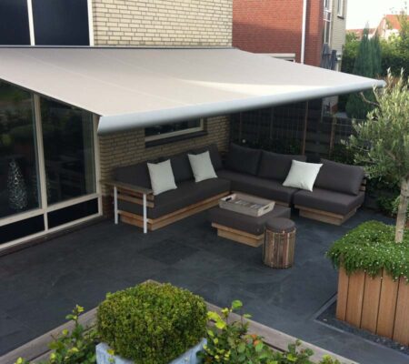 Page-terraszonwering-foto-knikarmscherm-3